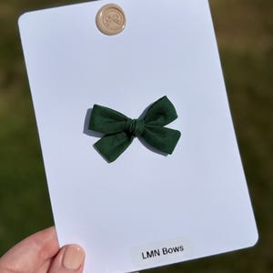 Small Hunter Green Nylon Headband, Bow for Infant, Soft Newborn Bow, Green Bow for Christmas, Toddler Schoolbow, School bow for Girl, Tiny