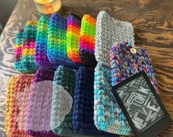 Crochet e-reader sleeve