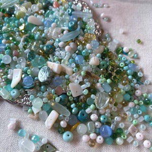 Teal Glass Seed and Shell Beads Mix - 2mm-6mm ⋆ For jewelry making, keychains, phone charms ⋆