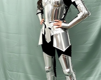 Handgefertigte mittelalterliche Frauen-Plattenrüstung - Lady Knights polierter Stahlanzug für Cosplay und faires Kostüm