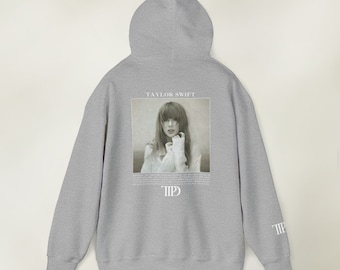 Taylor's gemartelde dichters hoodie | Swifti - Poets Department Merch Fan maakte merchandise voor Swiftis-cadeaus voor Swiftis Swift-fans
