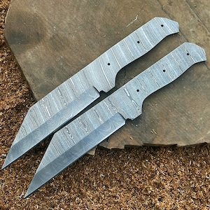 Couteau de chasse Couteau Seax personnalisé fait à la main Couteau en acier Damas Couteau vierge Fournitures de fabrication