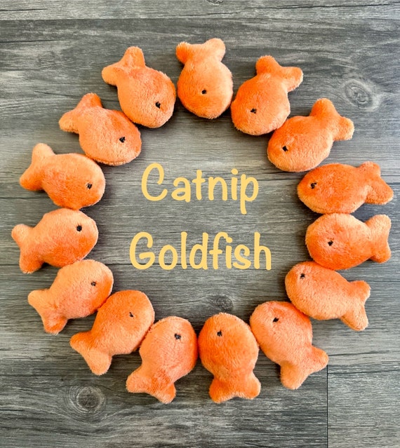 Plush Catnip Goldfish Cat Toy: Organic Pet Gift