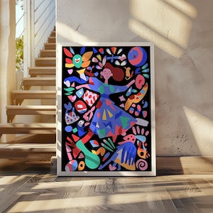 以下が含まれることがあります： 背景にさまざまな形とパターンが描かれた、カラフルな抽象的な人物のダンスのイラスト。人物は青とピンクのドレスを着ており、赤い髪をしています。背景は黒で、緑、黄色、オレンジ、紫など、さまざまな色が使われています。