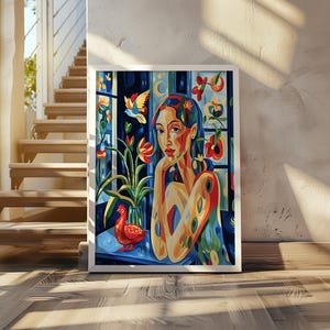 以下が含まれることがあります： 窓際に座っている、花を髪に飾った女性を描いたカラフルな絵画。女性は窓の外を見ており、彼女の目の前にあるテーブルには赤い鳥がいます。