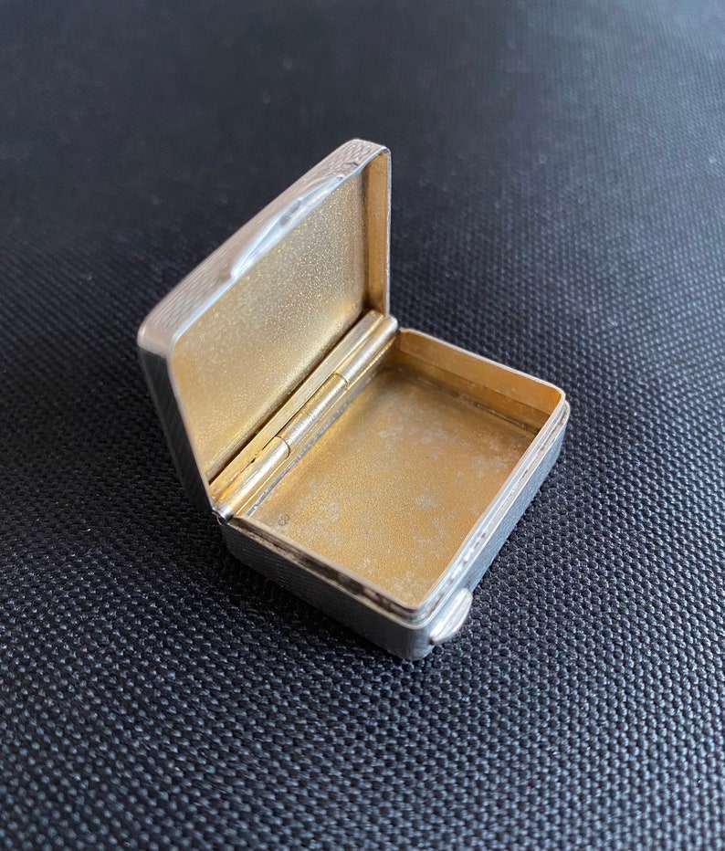 Elegant 835 silver pill box, pill box with hinge around 1930, silver gift, antique silver, accessory image 2