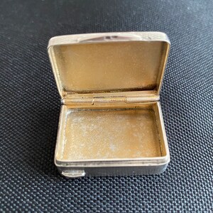 Elegant 835 silver pill box, pill box with hinge around 1930, silver gift, antique silver, accessory image 3