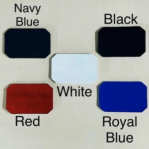 Pode incluir: Cinco amostras de cor em forma retangular com cantos arredondados. As cores s&atilde;o azul marinho, preto, branco, vermelho e azul royal.