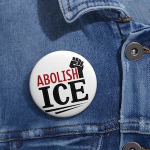Abolish ICE Pin: Politischer Demonstrationsbutton, Accessoire für soziale Gerechtigkeit