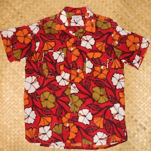 Camisa hawaiana aloha vintage &quot;Duke of Hollywood&quot; de los años 50: diseño floral original y botones &quot;estilo lava&quot;