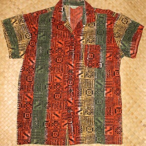 Vintage späten 1940er / 50er Jahre -selten- &quot;Made in California&quot; Hawaiian Aloha Shirt , mehrfarbiges geometrisches Tapa Design