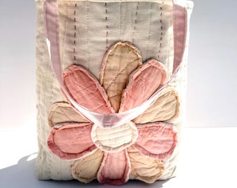 Bolso tote vintage con apliques florales