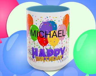 Gepersonaliseerde Happy Birthday-koffiemok, feestelijk ballondecor