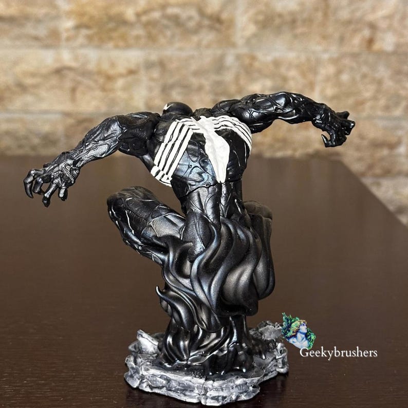 Venom Resinfigur | Handmålad 125 mm staty | Spiderman samlarfigur bild 6