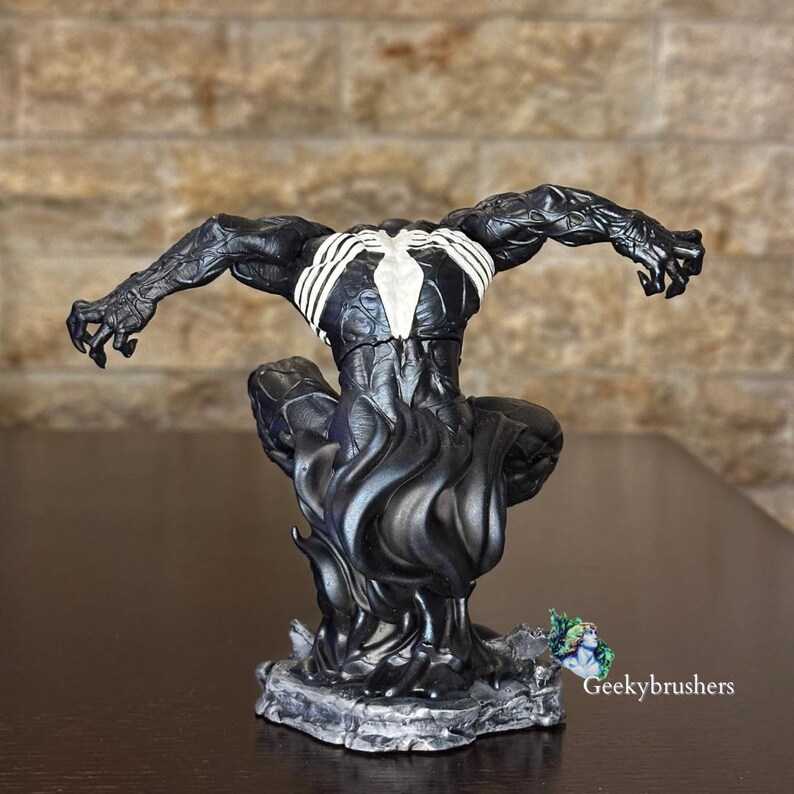 Venom Resinfigur | Handmålad 125 mm staty | Spiderman samlarfigur bild 8