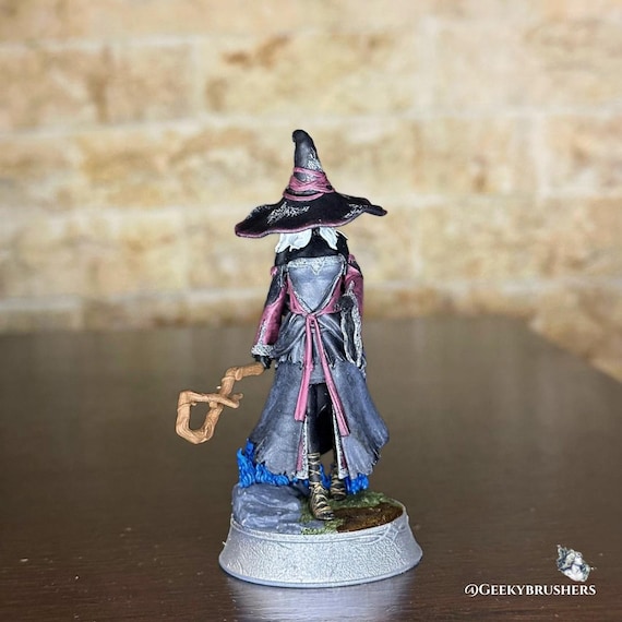 Recluse Miniature - Figure | Elden Ring: Nightreign Collectible