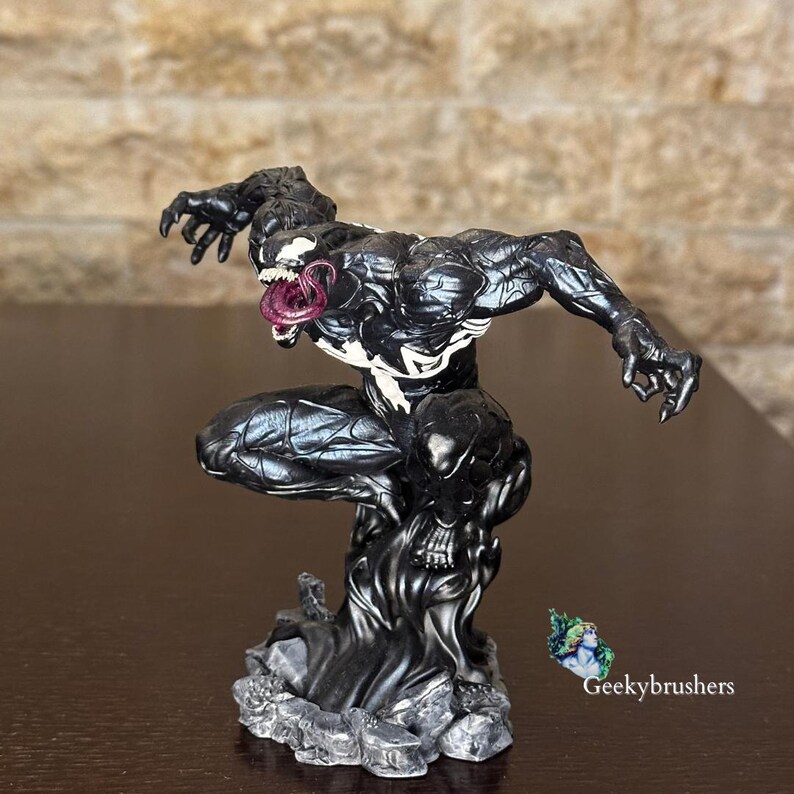 Venom Resinfigur | Handmålad 125 mm staty | Spiderman samlarfigur bild 4