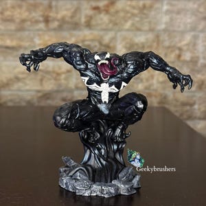 Venom Resinfigur | Handmålad 125 mm staty | Spiderman samlarfigur bild 3