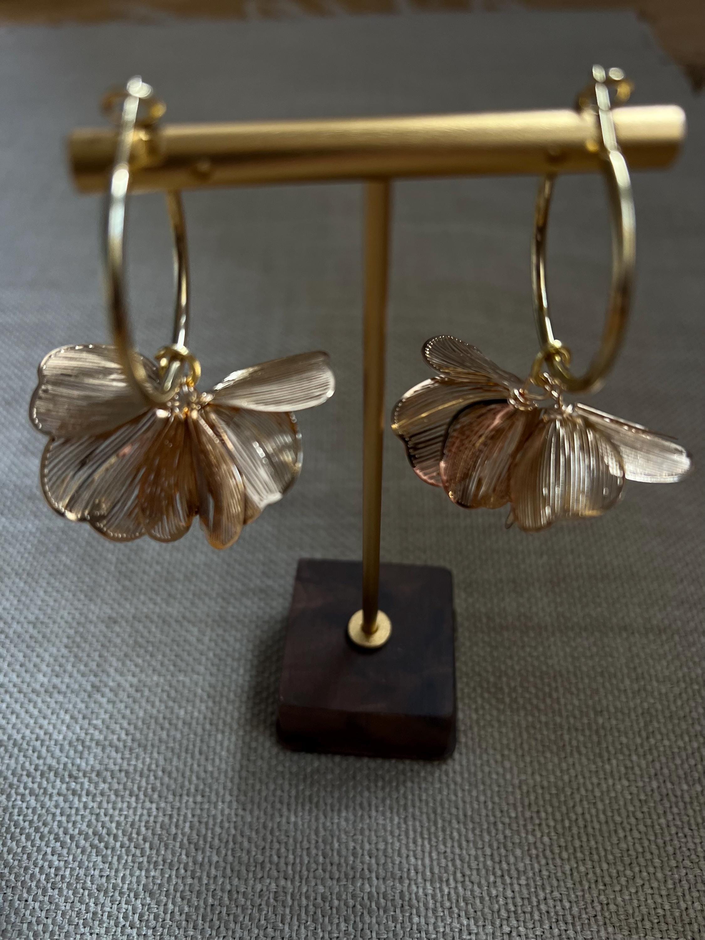 Flora earrings Flora style sezane creoles gold petal lesbijouxdeprune