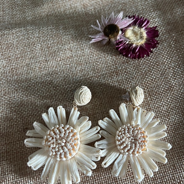 Boucles d’oreilles  style Aélie AELIE en raphia fleurs Sézane écrue Lesbijouxdeprune neuves