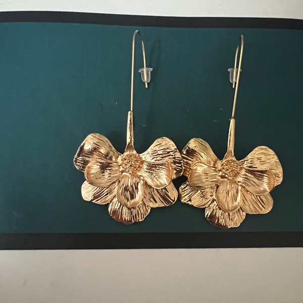 Boucles d’oreilles hibiscus  fleurs idéal mariage fleurs style sezane lesbijouxdeprune