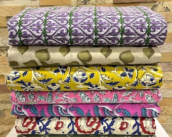 Handtryckt bomullstyg – Indisk blommig textil för klädsömnad och sömnad