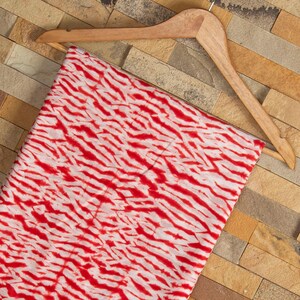Rot Tie Dye Stoff für Schneiderei Shibori Stoff 100% Indian reiner Baumwolle Nähen Stoff Natürliche Farbe Damen Bekleidung Stoff