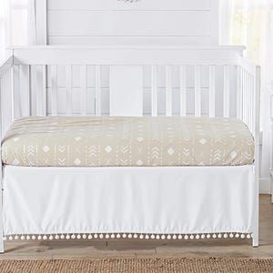 Bed skirts, custom bed skirts, dustproof and beautiful, home decoration, handmade, a variety of styles to choose from.