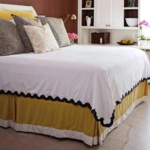 Bed apron, dustproof and beautiful, customizable, home decoration, handmade, a variety of styles to choose from.