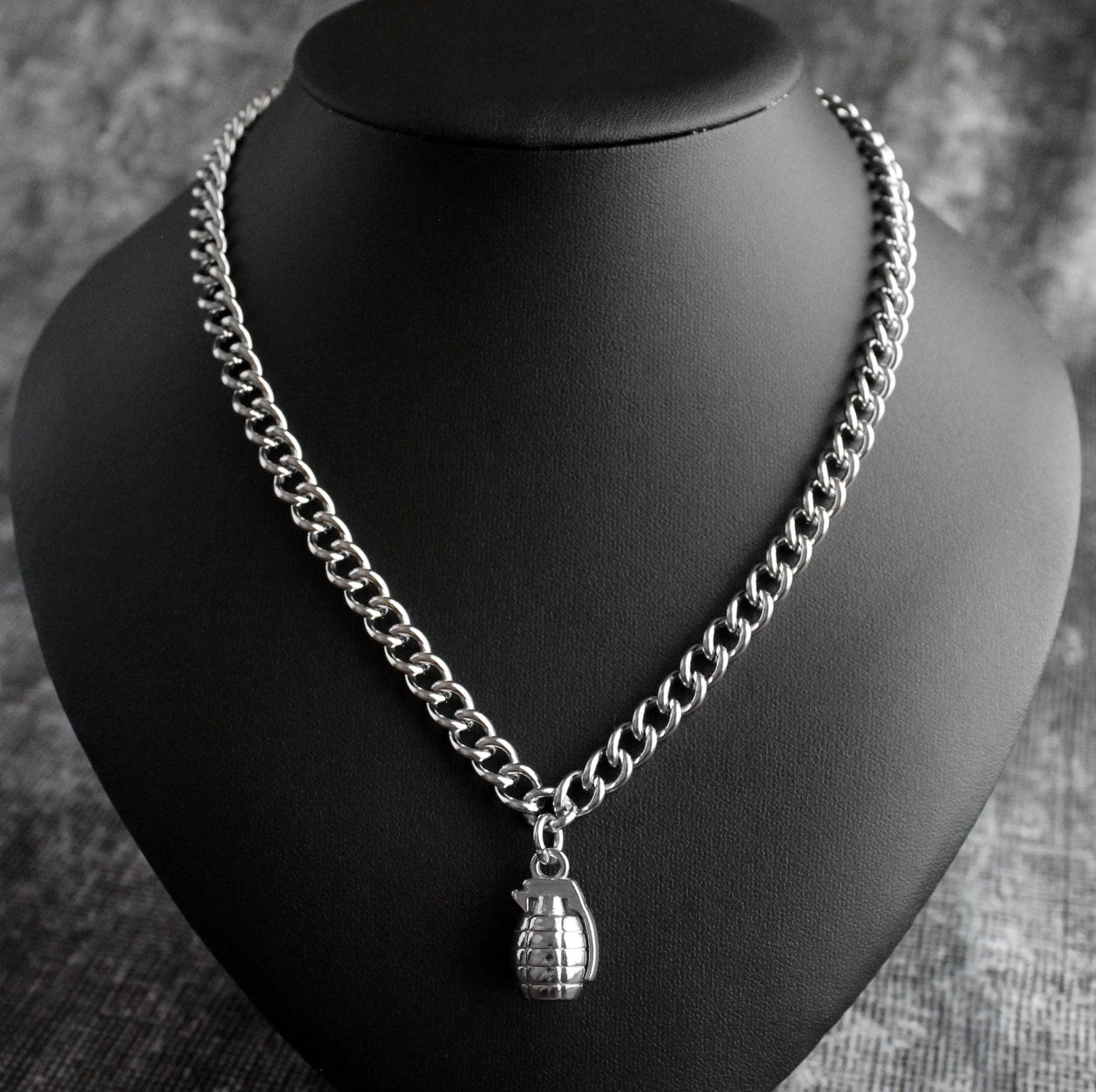 Ciondolo Granata In Acciaio Inox Placcato Oro 14K &ndash; Collana Uomo Tema Militare &ndash; Chiusura A Ragno, Cordino Incluso