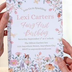 妖精の1歳の誕生日招待状テンプレート、ピンクの妖精の招待状テンプレート、印刷可能な妖精の招待状、ダウンロード可能なCanvaテンプレート、かわいい妖精