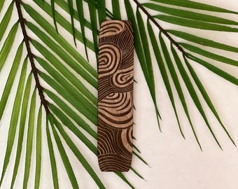 Engraved Maple Wood Optical Illusion Bookmark, Reading Accessory