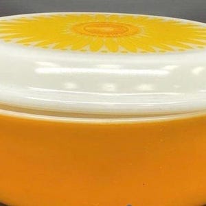 Pyrex Vintage Sunflower Cinderella Oval Casserole Dish W/lid 043 1 1/2 ...