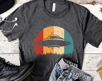 Camiseta OVNI/ Camiseta de platillo volante/ Camiseta espacial/ Extraterrestre/ Camiseta alienígena/ Nave espacial/ Camiseta retro atardecer/ Camiseta retro/ Camiseta retro/ Regalo para él