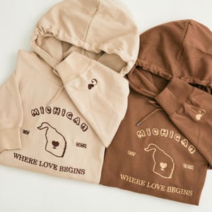 Sweat-shirt pour couple, carte premier rendez-vous, carte personnalisée, broderie commémorative, lieu où nous nous sommes rencontrés, sweat à capuche pour couple, cadeau d'anniversaire de mariage