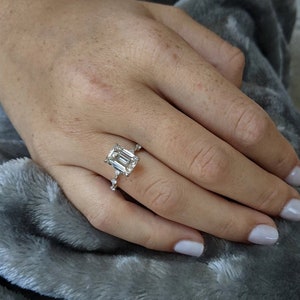 Emerald Cut Moissanite-verlovingsring, ring jubileumcadeau, trouwring, cadeau voor haar, 4ct Emerald Cut Solitaire-ring, beloftering