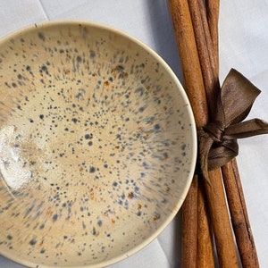 バレンシア食品安全グレーズ クリーム ボウル手作りホイール / ciotola smalto Valencia utilizzabile per cibi color crema fatta a mano al tornio