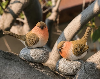 Juego de 2 adornos de resina con forma de petirrojo, estatuas realistas de aves de jardín sobre piedra, decoración de exteriores para patio con temática de vida silvestre, encantador regalo para amantes de las aves, acento para el hogar.