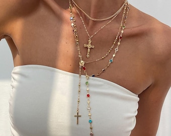 Collar de oro para mujer, rosario de cuentas de cristal, regalo de joyería religiosa, colgante de crucifijo estilo boho en capas, joyería espiritual delicada.