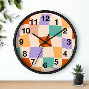 Retro Style Wall Clock: Groovy Home Decor Timepiece
