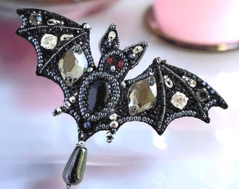 Beaded bat vampire brooch dark aesthetic Halloween jewelry, Gothic embroidered bat creepy cute festive wear, horror jewelry gift for goth.