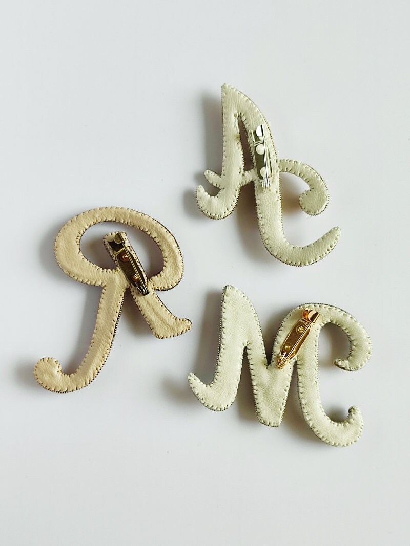 Broche Sapin De Noël En émail Et Alliage Zinc - 4,3x3,3cm - Épingle Décorative Pour Manteau, Pull, écharpe - Cadeau Fête - 9