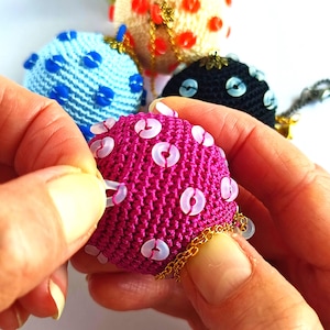 Skin picking ball ADHD sensory toy Dermatillomania fidget backpack charm Tactile relief crochet balls busy hands calming anxiety help gift.