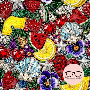 Puede incluir: Un vibrante patrón con cuentas que presenta fresas, cerezas, sandía y rodajas de limón. El diseño incluye pensamientos azules, conchas marinas y adornos en forma de estrella, todo sobre un fondo oscuro. La imagen incluye el texto "Seamlessbydivya".