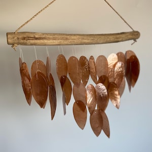 Muschelaufhänger 37 cm braun caramel cognac Windspiel Muschelscheibe Vintage natürliche Dekoration maritim boho DIY basteln Meer