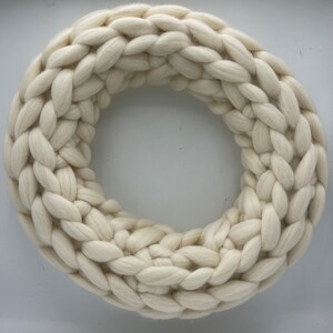 Wool wreath 45 cm merino wool beige decorative wreath coarse knit spring wreath all year round image 1