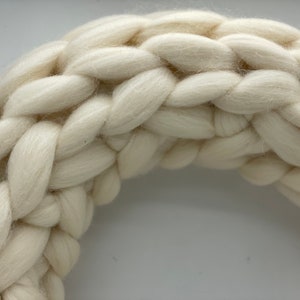 Wool wreath 45 cm merino wool beige decorative wreath coarse knit spring wreath all year round image 3