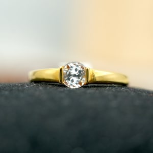 White Topaz 18K Gold Ring: Dainty Unisex Band