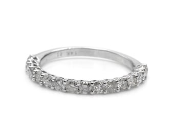Women's Round Cut Diamond 18K White Gold Ring: Diamond Engagement jewelry