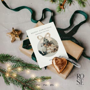 Christmas card mockup flatlay with pinecones and ornaments
5x7 greeting card mockup styled with holiday props
Holiday card mockup bundle with 12 festive scenes
PSD smart object card mockup with neutral Christmas décor
Canva-compatible PNG mockup of holiday card
Christmas stationery mockup with cozy winter background
Seasonal card flatlay with soft lighting and decorations
